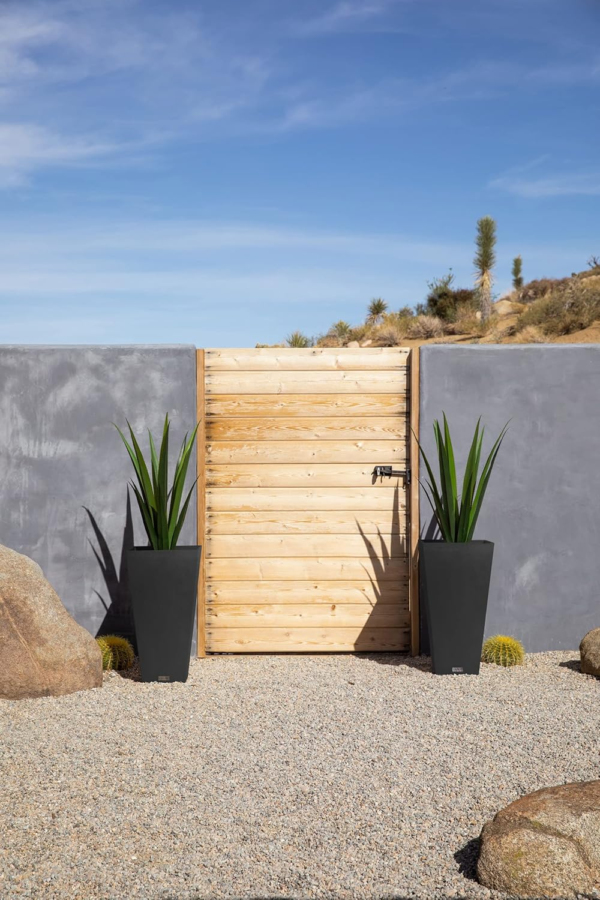 V-Resin Indoor/Outdoor Taper Planter (26 Inch, Black) - Image 8