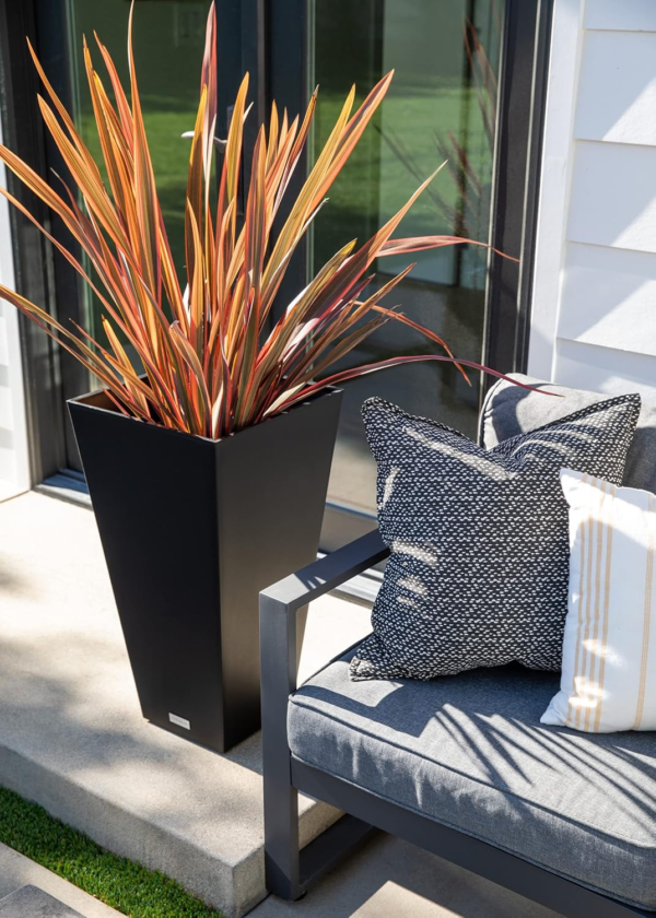 V-Resin Indoor/Outdoor Taper Planter (26 Inch, Black) - Image 6