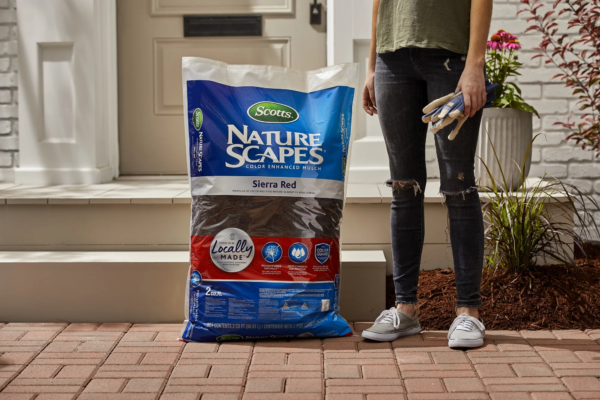 Nature Scapes Color Enhanced Mulch Sierra Red 2 Cu. Ft. - Image 3