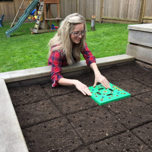 : a Seed-Sowing Template – Grow Perfectly Spaced Vegetables, Reduce Weeds, Conserve Water & Maximize Yield – Square-Foot-Gardening Seed and Seedling Spacer Tool
