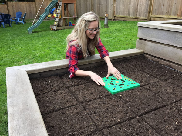: a Seed-Sowing Template – Grow Perfectly Spaced Vegetables, Reduce Weeds, Conserve Water & Maximize Yield – Square-Foot-Gardening Seed and Seedling Spacer Tool